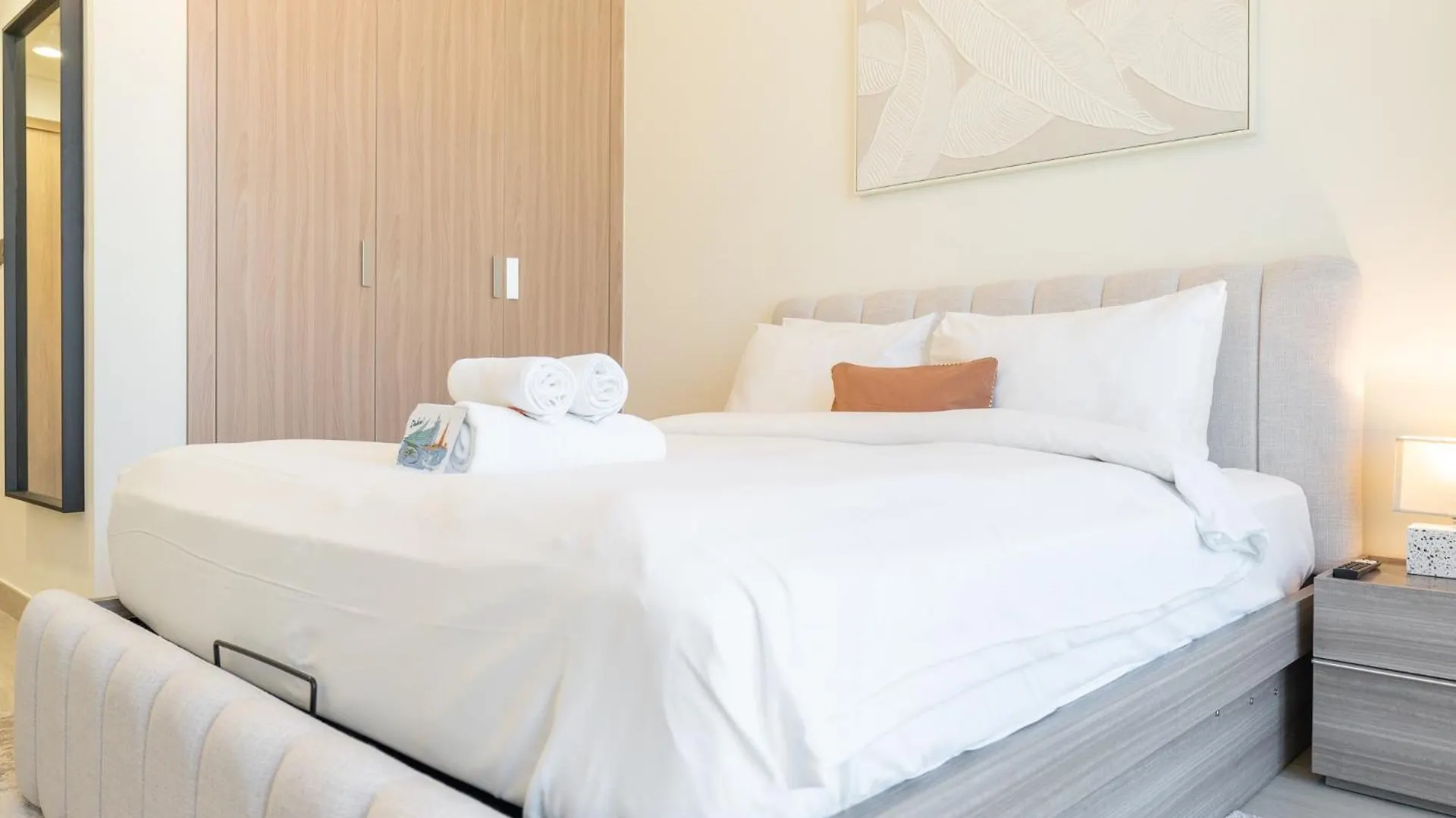 Modern Sophistication - A Dream Studio Dubai United Arab Emirates